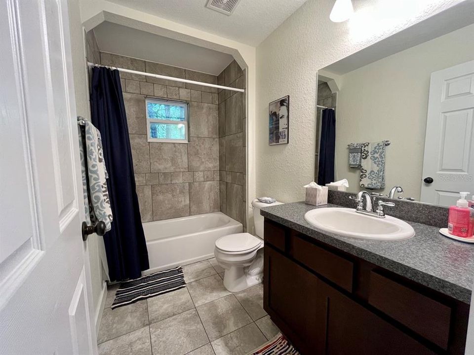 出租: $4,500 (3 贝兹, 3 浴室, 1521 平方英尺)