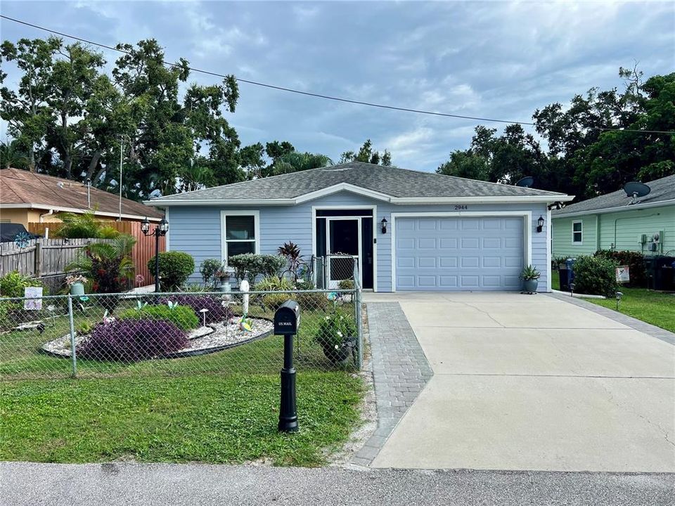 最近售出: $375,000 (3 贝兹, 2 浴室, 1280 平方英尺)