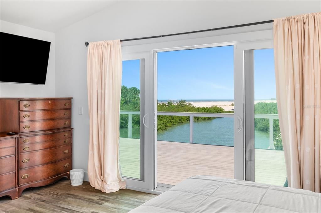 For Sale: $1,097,000 (3 beds, 2 baths, 2671 Square Feet)