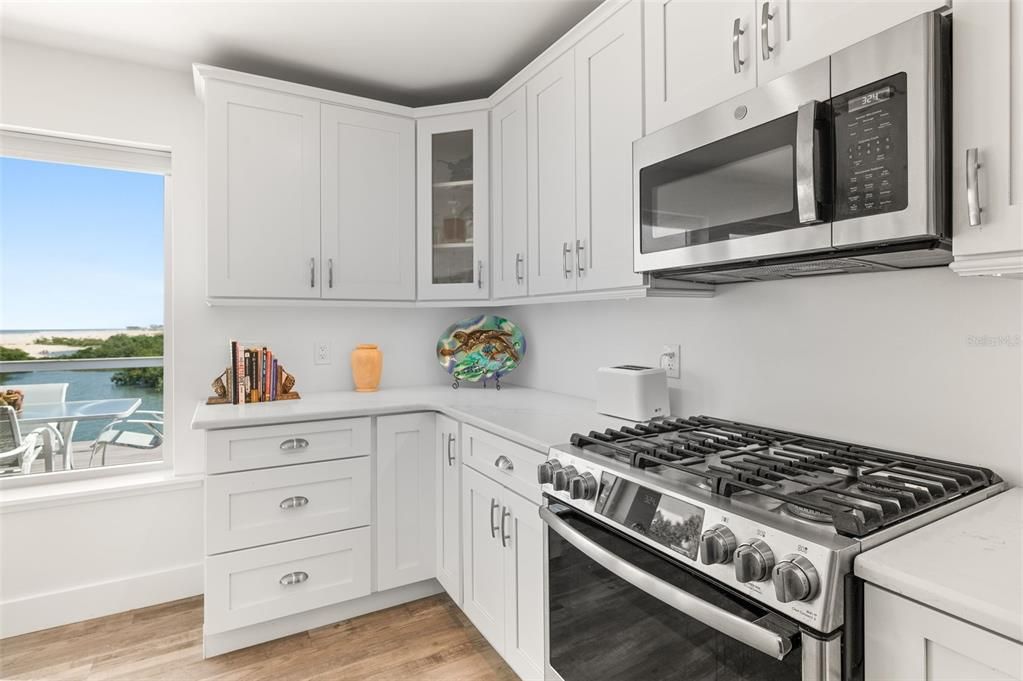 For Sale: $1,097,000 (3 beds, 2 baths, 2671 Square Feet)