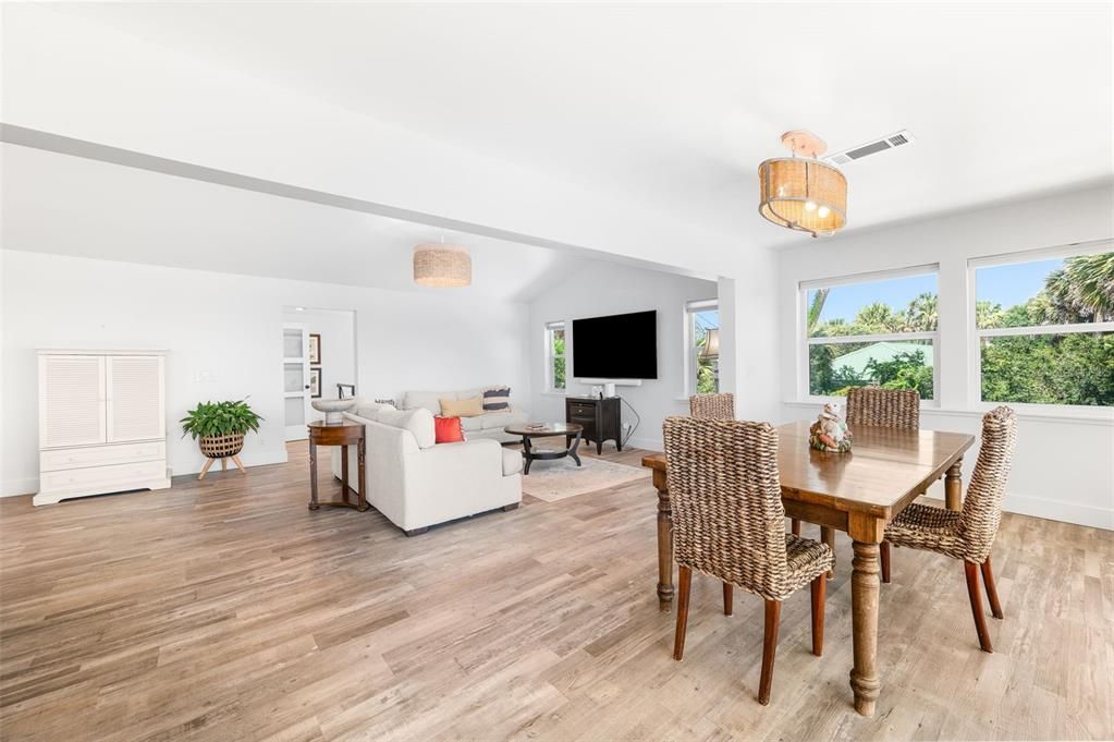 For Sale: $1,097,000 (3 beds, 2 baths, 2671 Square Feet)