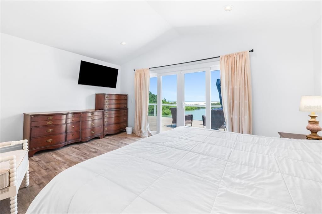 For Sale: $1,097,000 (3 beds, 2 baths, 2671 Square Feet)