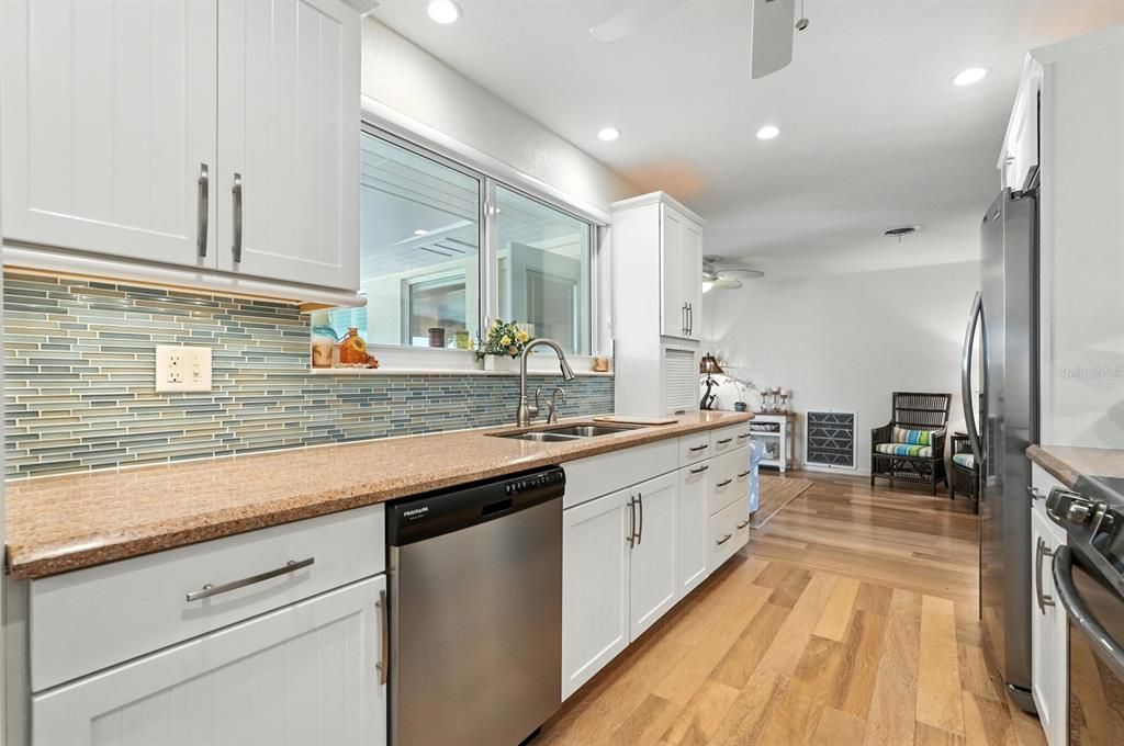 На продажу: $625,000 (4 спален, 3 ванн, 1870 Квадратных фут)