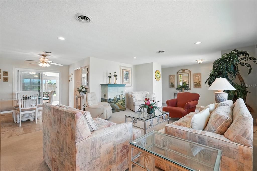 На продажу: $625,000 (4 спален, 3 ванн, 1870 Квадратных фут)