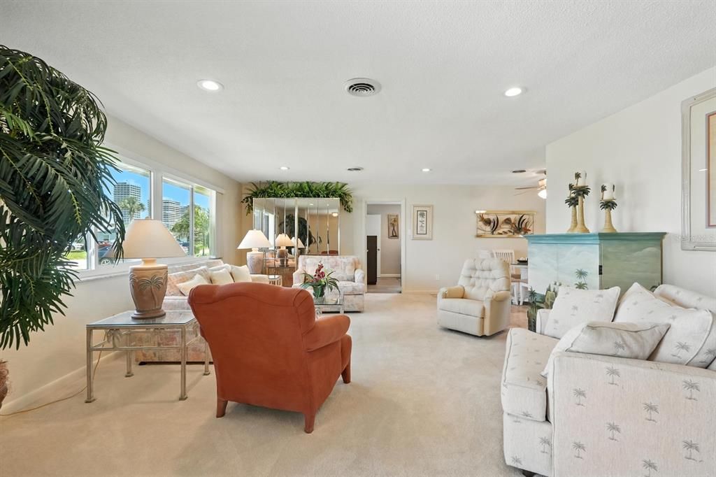 На продажу: $625,000 (4 спален, 3 ванн, 1870 Квадратных фут)