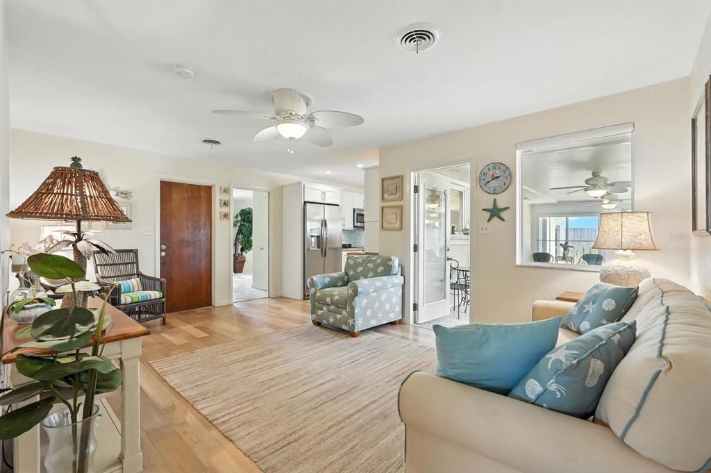 На продажу: $625,000 (4 спален, 3 ванн, 1870 Квадратных фут)