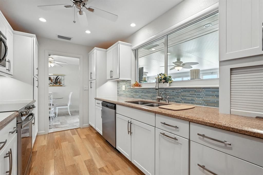 На продажу: $625,000 (4 спален, 3 ванн, 1870 Квадратных фут)