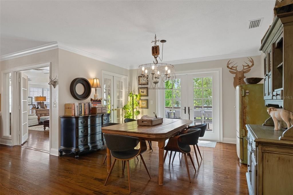 For Sale: $1,699,000 (4 beds, 3 baths, 3070 Square Feet)