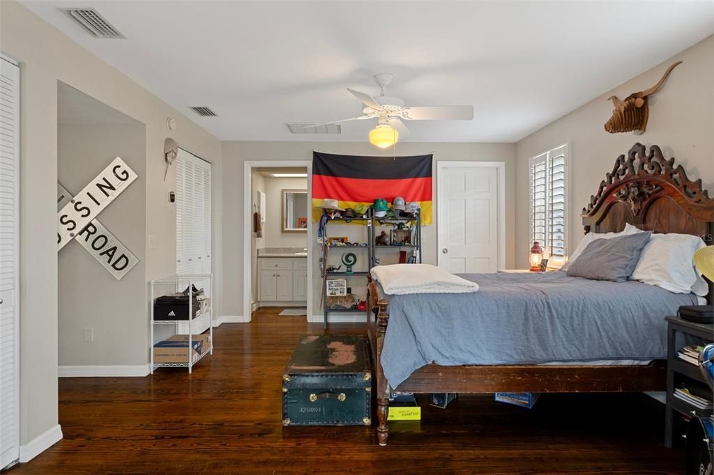 For Sale: $1,699,000 (4 beds, 3 baths, 3070 Square Feet)