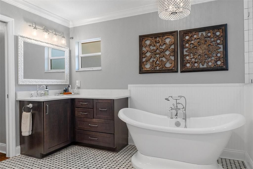 For Sale: $1,699,000 (4 beds, 3 baths, 3070 Square Feet)