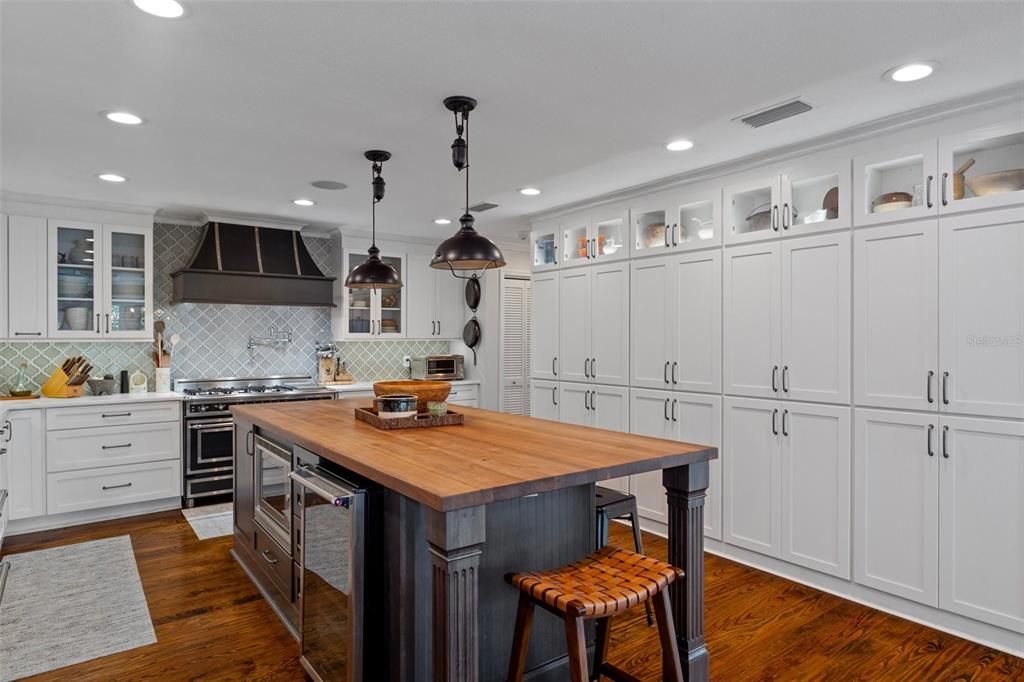 For Sale: $1,699,000 (4 beds, 3 baths, 3070 Square Feet)