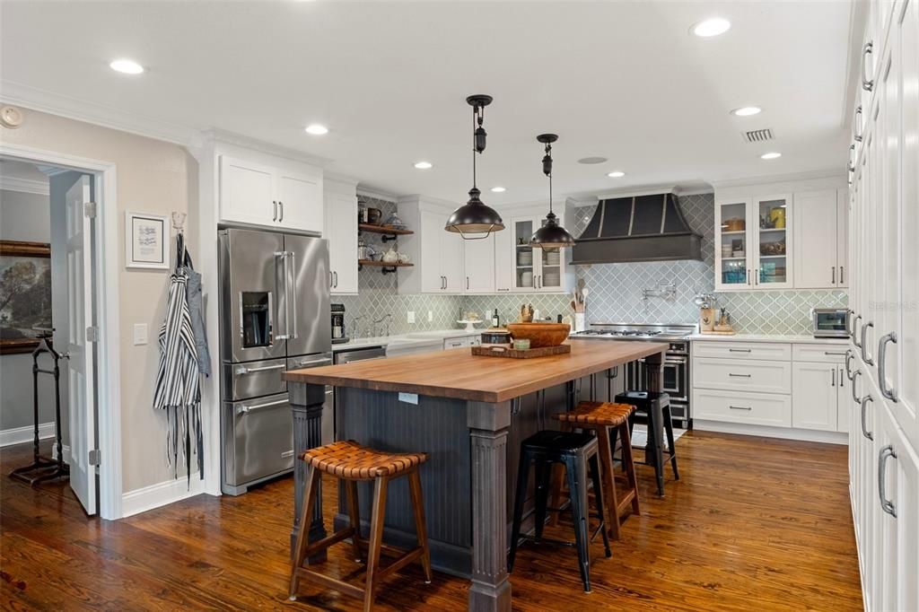 For Sale: $1,699,000 (4 beds, 3 baths, 3070 Square Feet)