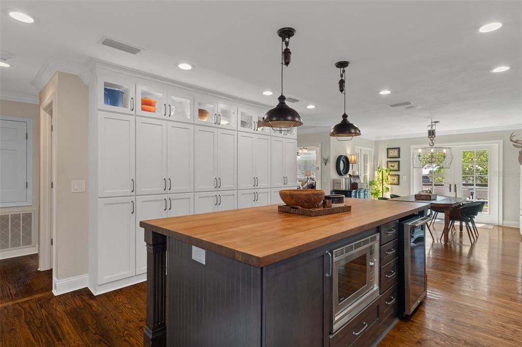 For Sale: $1,699,000 (4 beds, 3 baths, 3070 Square Feet)