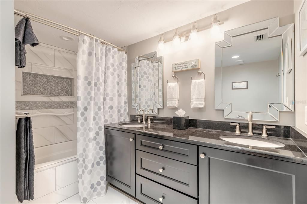 En Venta: $500,000 (2 camas, 2 baños, 1363 Pies cuadrados)