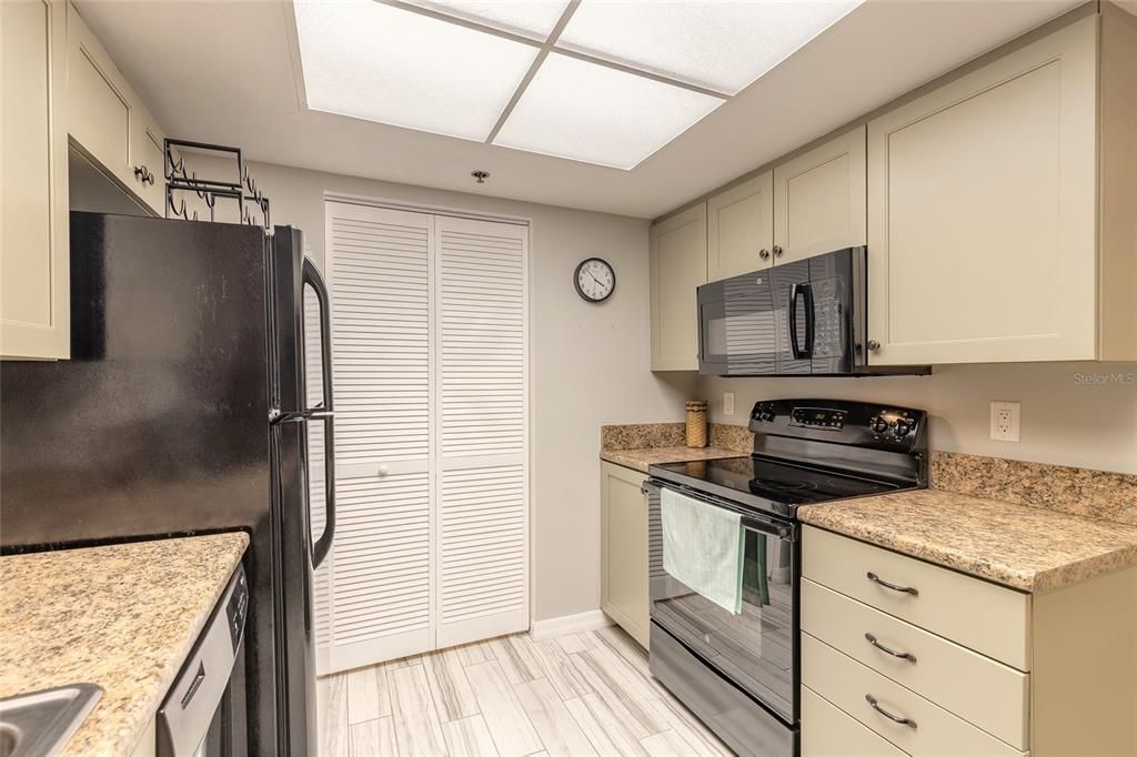 En Venta: $500,000 (2 camas, 2 baños, 1363 Pies cuadrados)