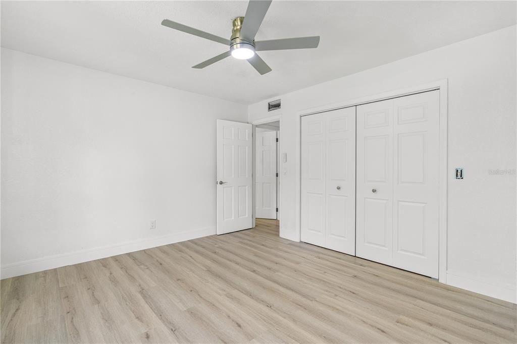 En Venta: $599,000 (5 camas, 4 baños, 4200 Pies cuadrados)