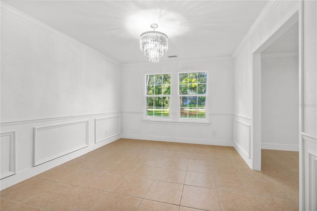 En Venta: $599,000 (5 camas, 4 baños, 4200 Pies cuadrados)