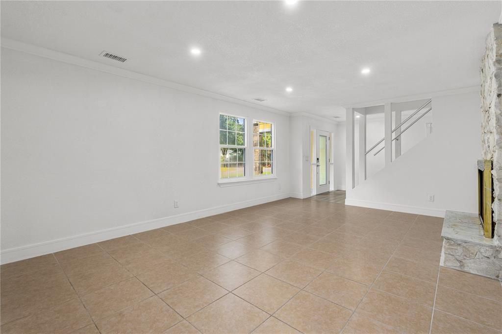 En Venta: $599,000 (5 camas, 4 baños, 4200 Pies cuadrados)