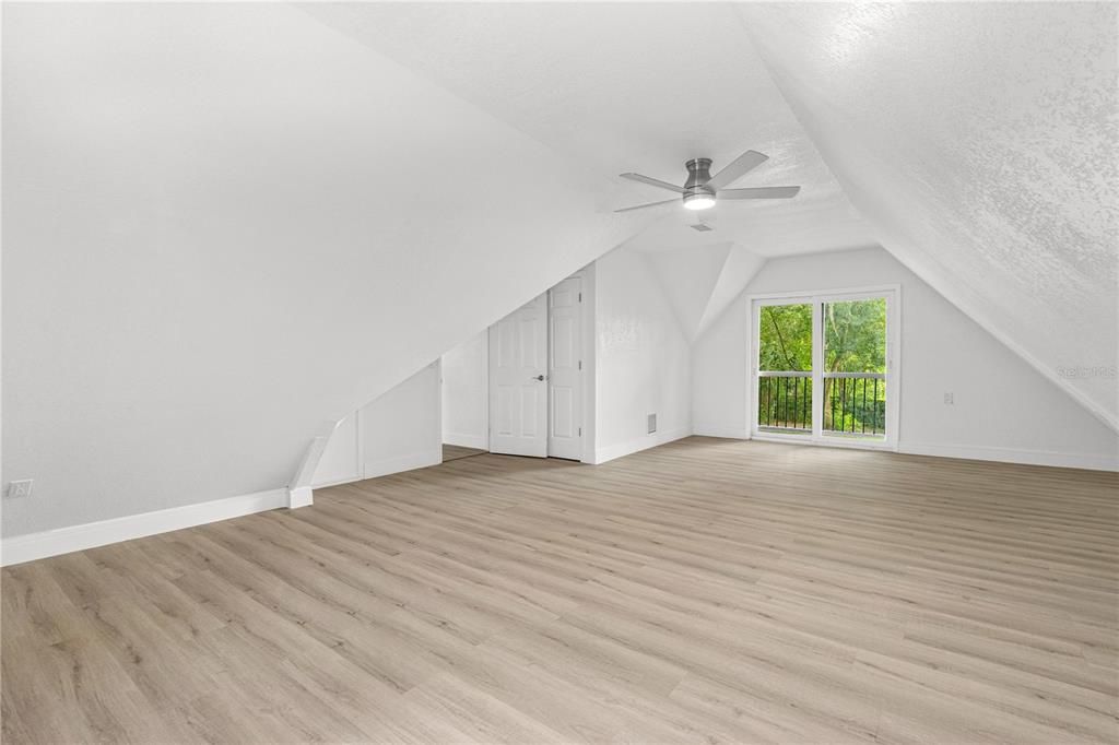 En Venta: $599,000 (5 camas, 4 baños, 4200 Pies cuadrados)