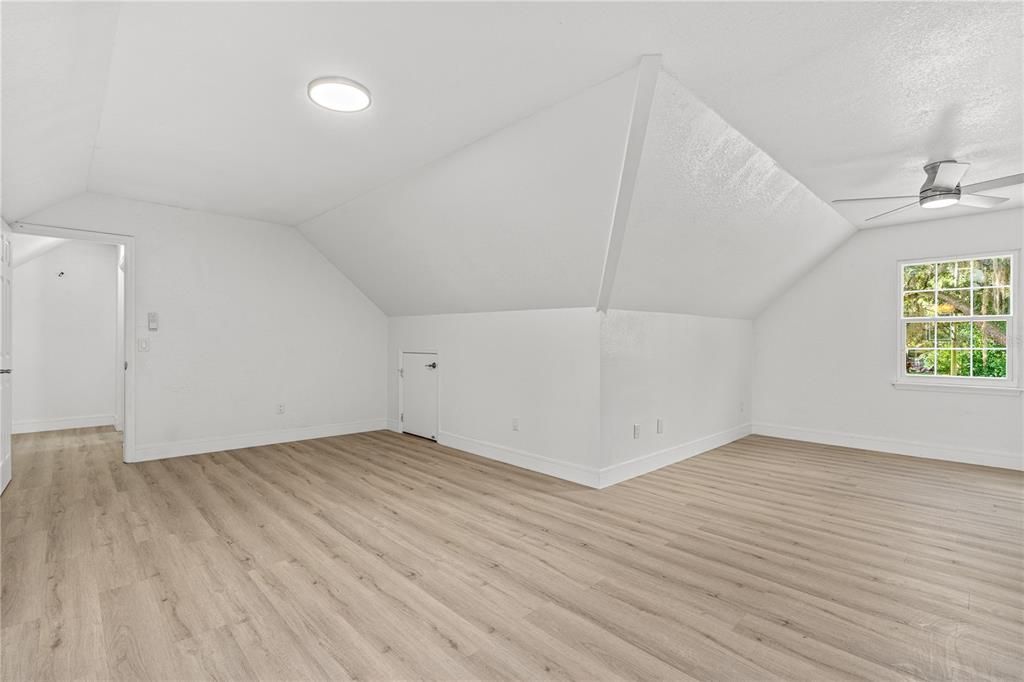 En Venta: $599,000 (5 camas, 4 baños, 4200 Pies cuadrados)