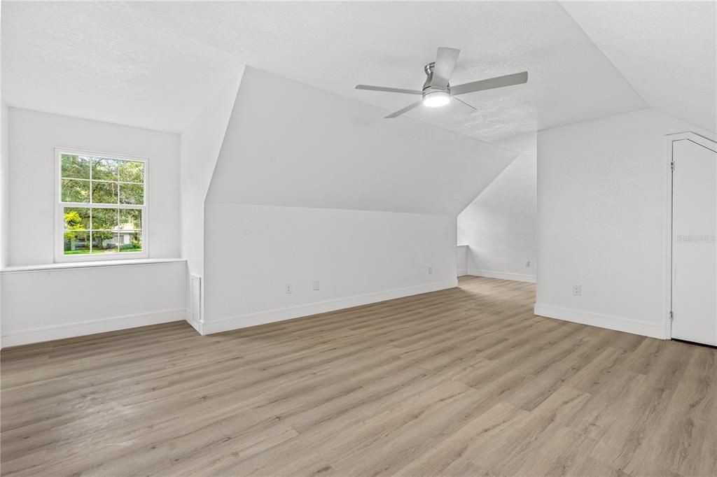 En Venta: $599,000 (5 camas, 4 baños, 4200 Pies cuadrados)