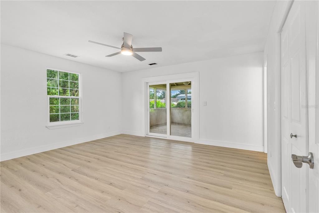 En Venta: $599,000 (5 camas, 4 baños, 4200 Pies cuadrados)