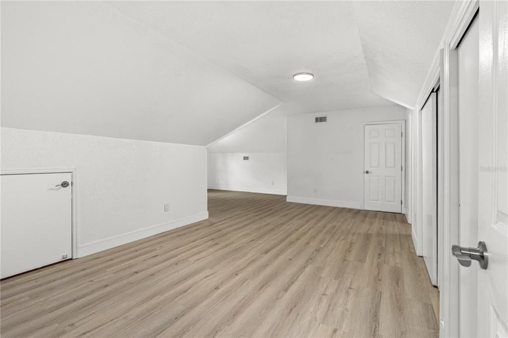 En Venta: $599,000 (5 camas, 4 baños, 4200 Pies cuadrados)