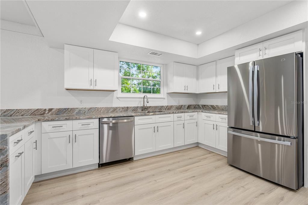 En Venta: $599,000 (5 camas, 4 baños, 4200 Pies cuadrados)