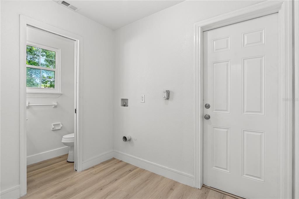 En Venta: $599,000 (5 camas, 4 baños, 4200 Pies cuadrados)