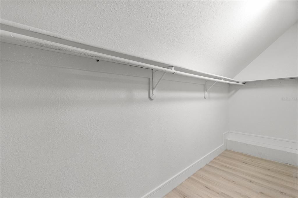 En Venta: $599,000 (5 camas, 4 baños, 4200 Pies cuadrados)