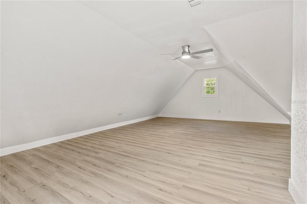 En Venta: $599,000 (5 camas, 4 baños, 4200 Pies cuadrados)