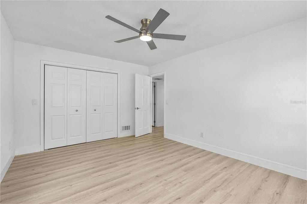 En Venta: $599,000 (5 camas, 4 baños, 4200 Pies cuadrados)