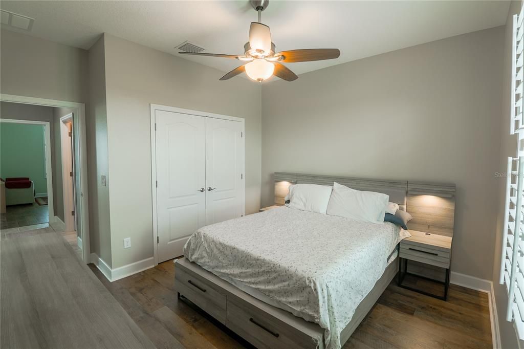 For Sale: $850,000 (3 beds, 2 baths, 2554 Square Feet)