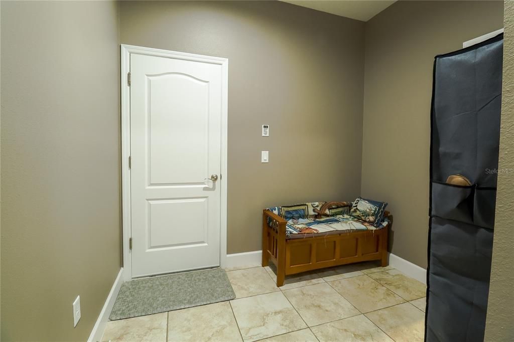 For Sale: $850,000 (3 beds, 2 baths, 2554 Square Feet)