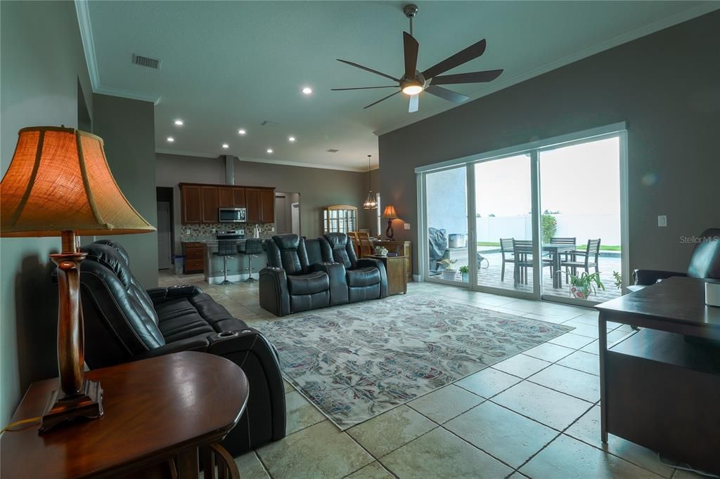 For Sale: $850,000 (3 beds, 2 baths, 2554 Square Feet)