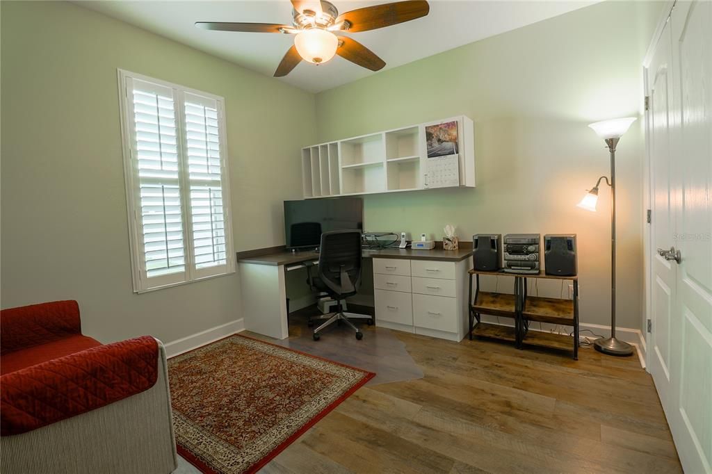 For Sale: $850,000 (3 beds, 2 baths, 2554 Square Feet)