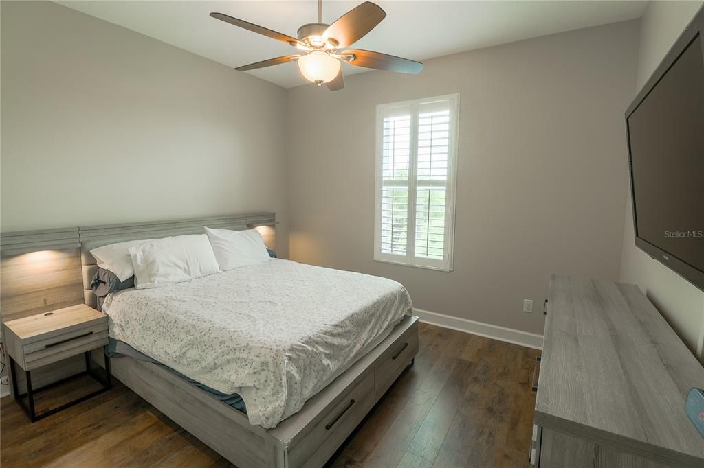 For Sale: $850,000 (3 beds, 2 baths, 2554 Square Feet)