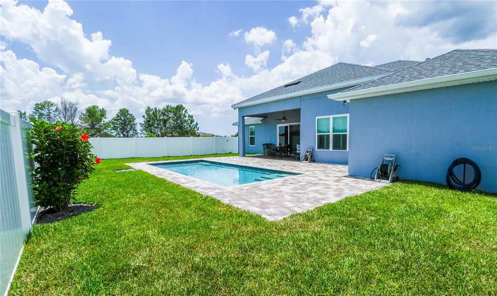 For Sale: $850,000 (3 beds, 2 baths, 2554 Square Feet)