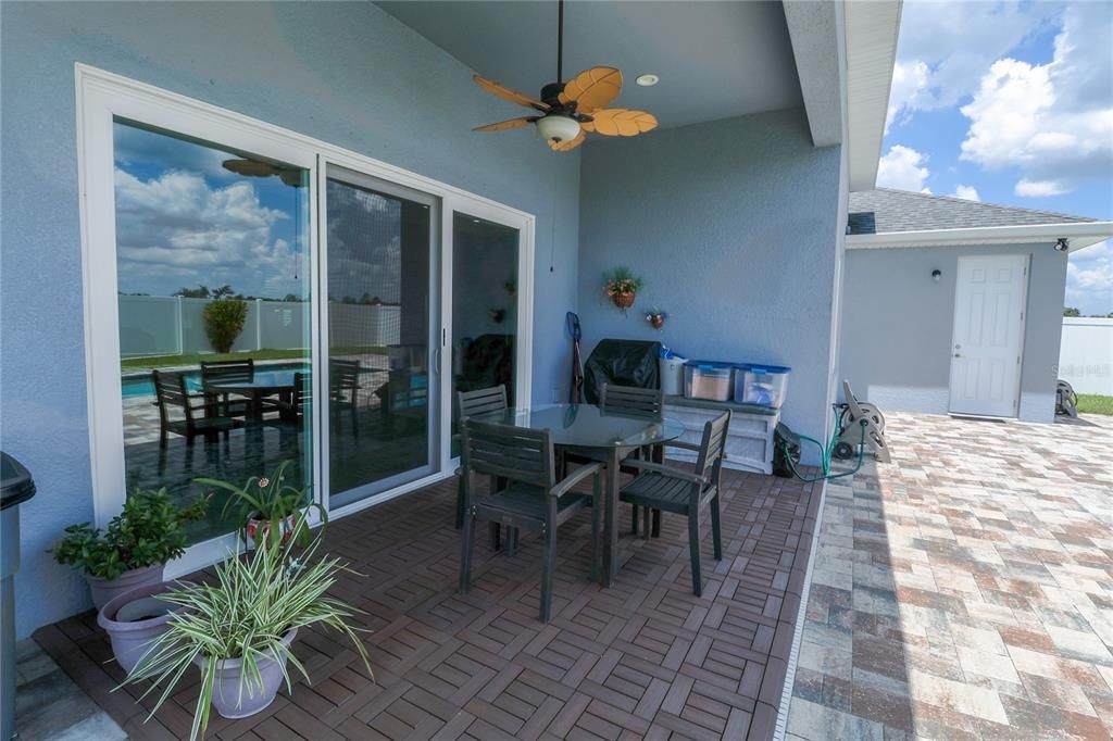 For Sale: $850,000 (3 beds, 2 baths, 2554 Square Feet)