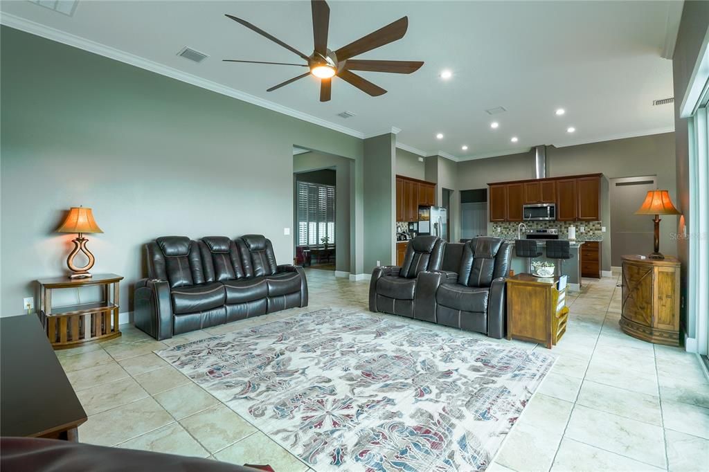 For Sale: $850,000 (3 beds, 2 baths, 2554 Square Feet)