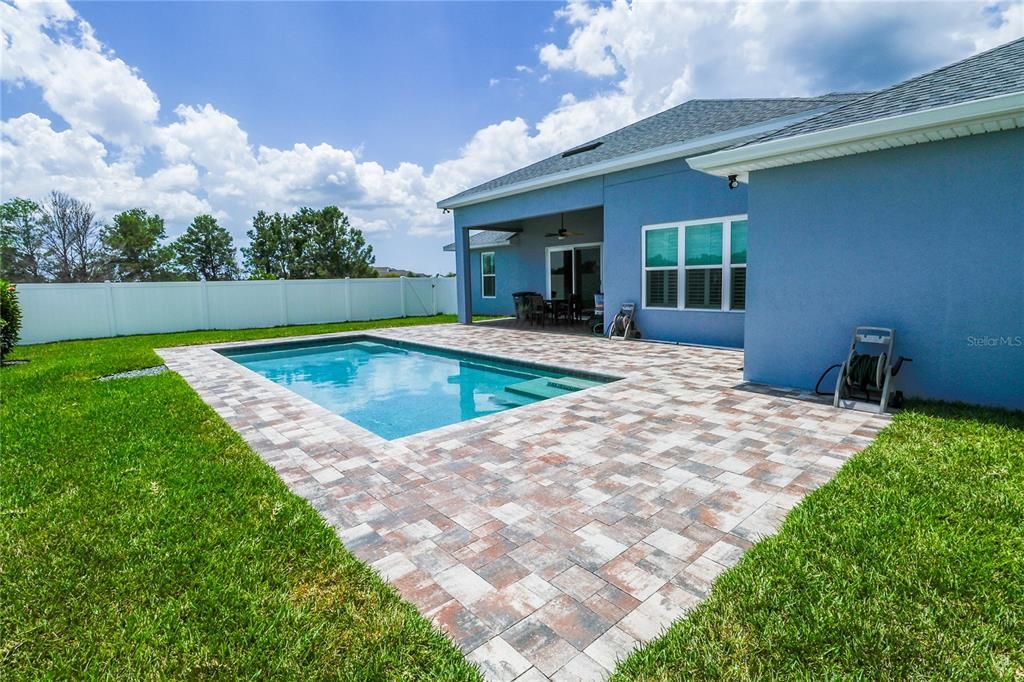 For Sale: $850,000 (3 beds, 2 baths, 2554 Square Feet)