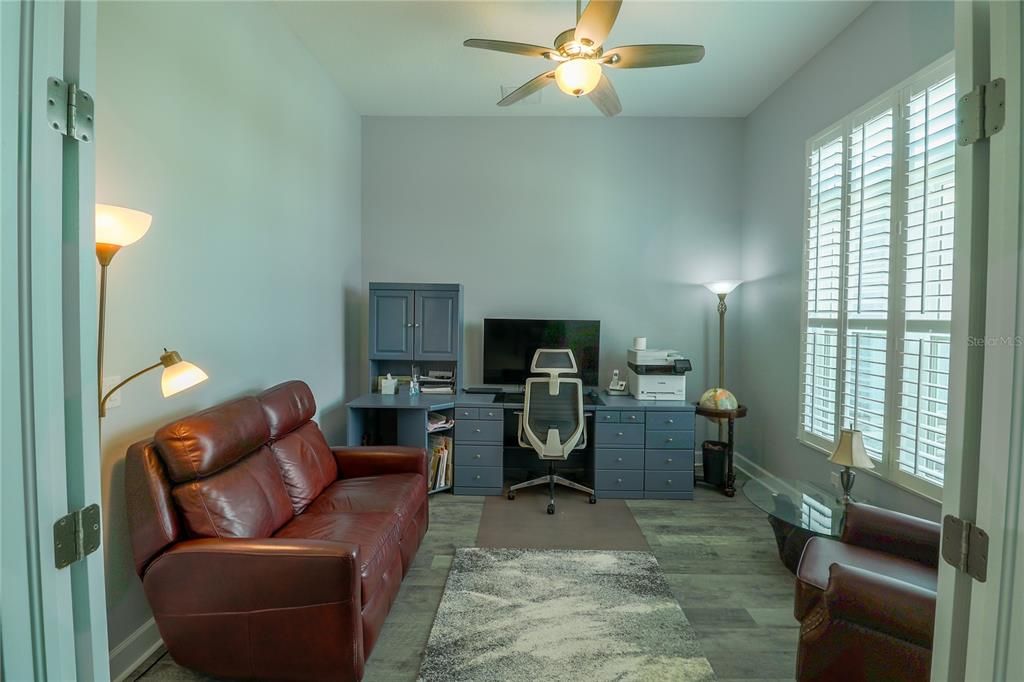 For Sale: $850,000 (3 beds, 2 baths, 2554 Square Feet)