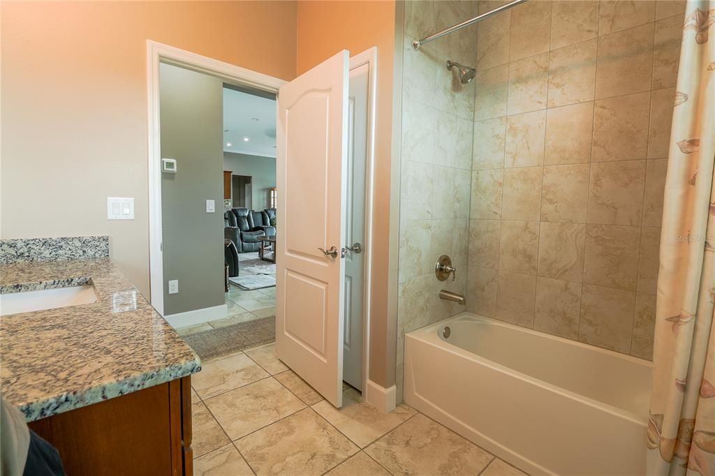 For Sale: $850,000 (3 beds, 2 baths, 2554 Square Feet)