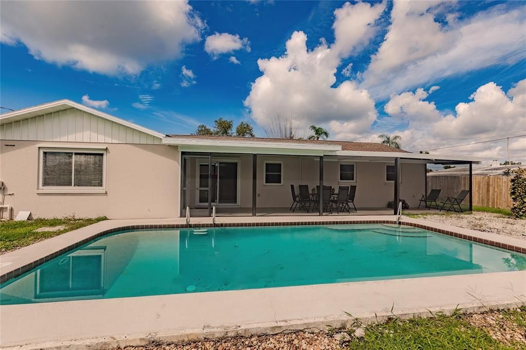 На продажу: $379,000 (3 спален, 2 ванн, 1282 Квадратных фут)