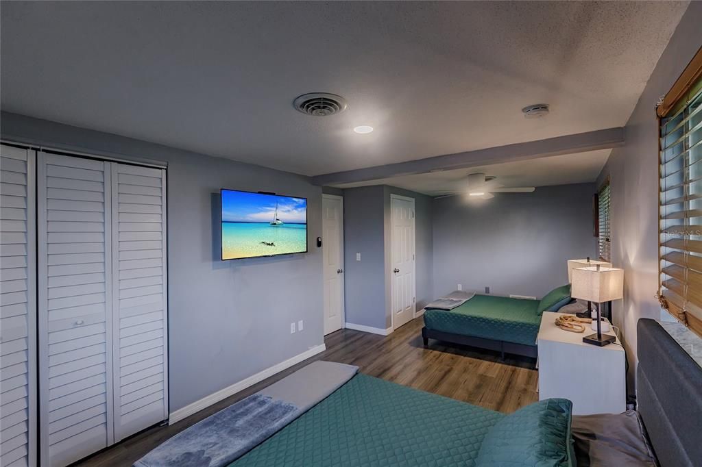 На продажу: $379,000 (3 спален, 2 ванн, 1282 Квадратных фут)