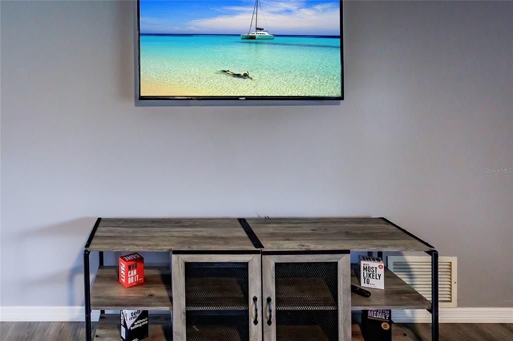 На продажу: $379,000 (3 спален, 2 ванн, 1282 Квадратных фут)