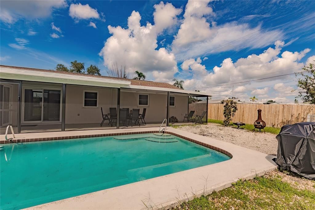 На продажу: $379,000 (3 спален, 2 ванн, 1282 Квадратных фут)