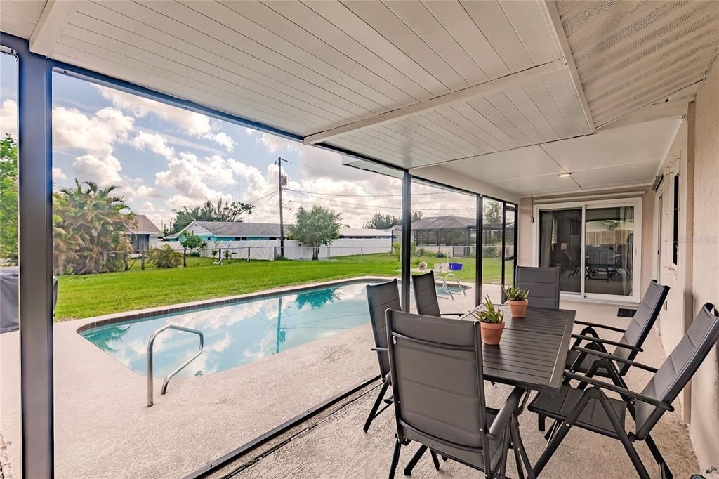 На продажу: $379,000 (3 спален, 2 ванн, 1282 Квадратных фут)