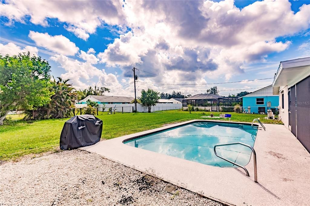 На продажу: $379,000 (3 спален, 2 ванн, 1282 Квадратных фут)