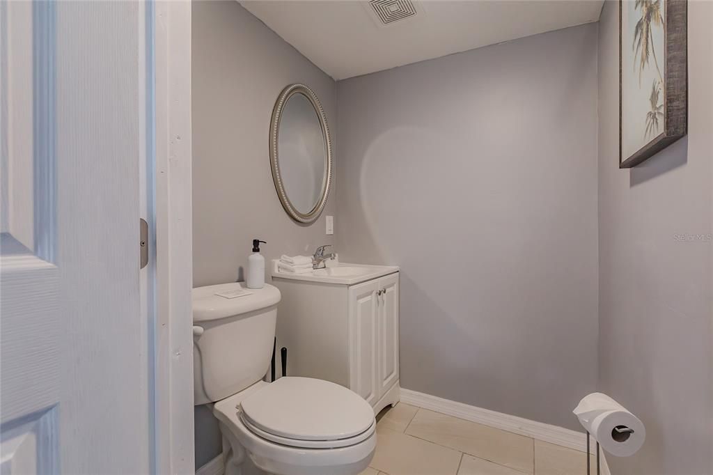 На продажу: $379,000 (3 спален, 2 ванн, 1282 Квадратных фут)